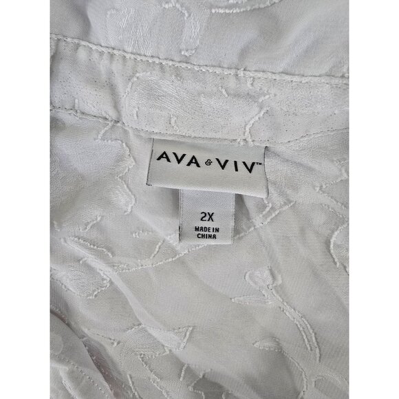 Ava & Viv Size 2X Semi-sheer White with Floral Embroidered White Flowers Sleevel - Picture 3 of 6